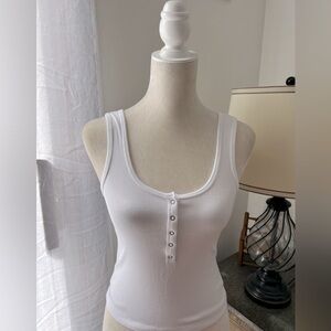 NWOT Abercrombie & Fitch cropped tank